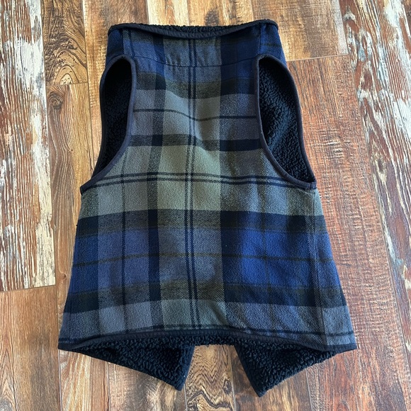 Reversible Draped Vest - Picture 8 of 10